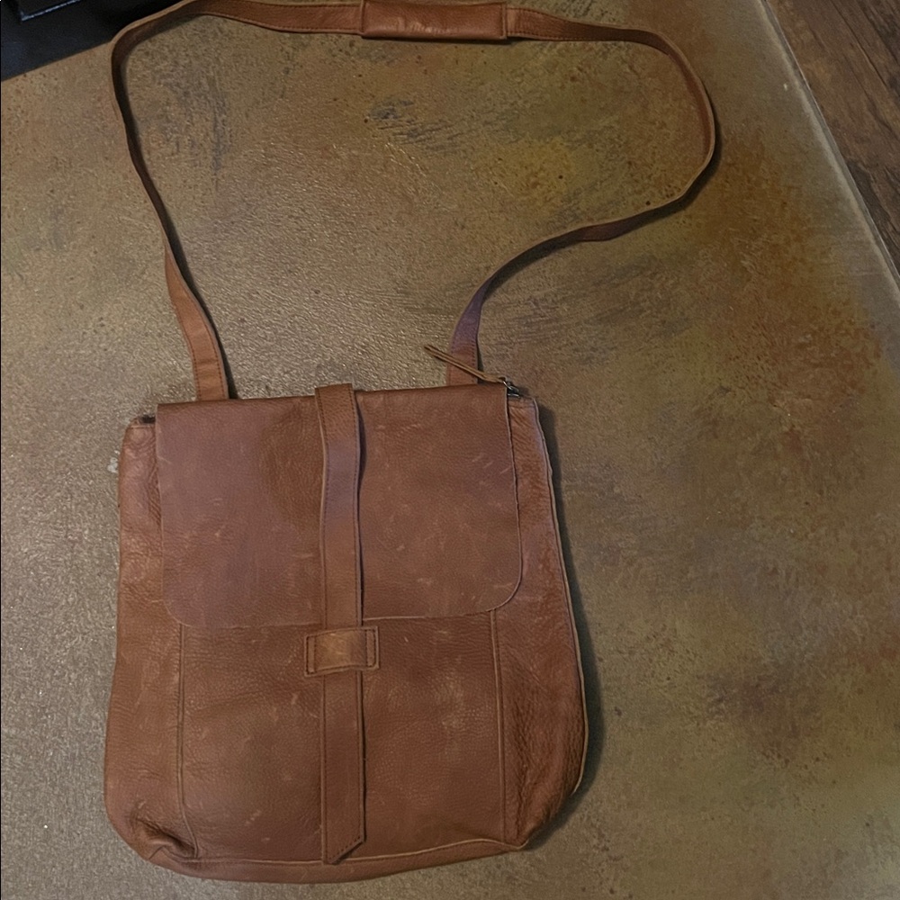Duluth Lifetime Leather Convertible Backpack Shoulder Bag